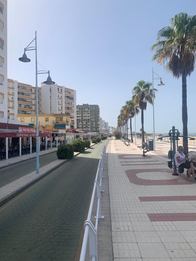 Apartamento En Primera Linea De Playa Valdemar 1 Apartment El Puerto de Santa Maria Exterior photo